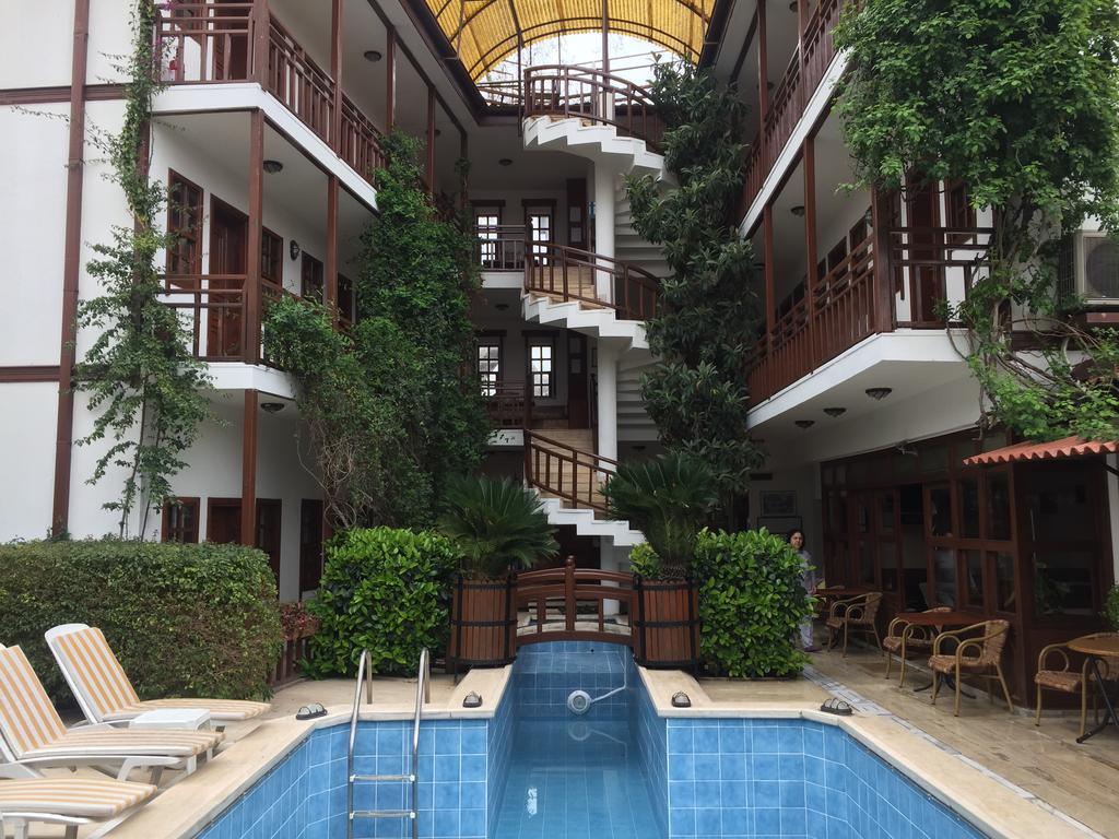 Hotel Karyatit Kaleici Antalya Bagian luar foto