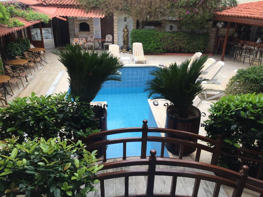 Hotel Karyatit Kaleici Antalya Bagian luar foto
